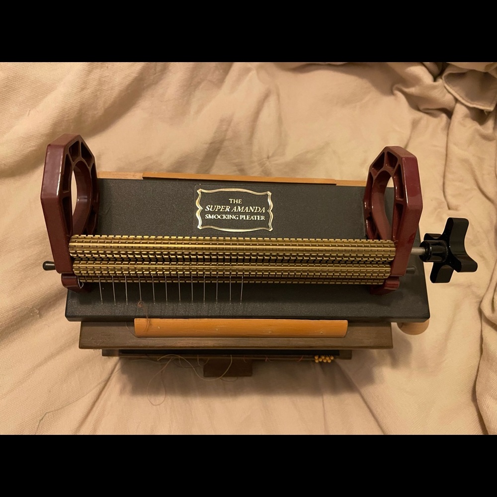 The Super Amanda Smocking Pleater